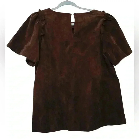 Crown & Ivy 
Women’s puff sleeve corded top - Picture 2 of 2